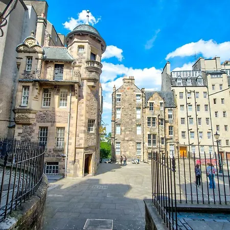Modern Flat With Fantastic Views Apartment Edinburgh Exterior photo